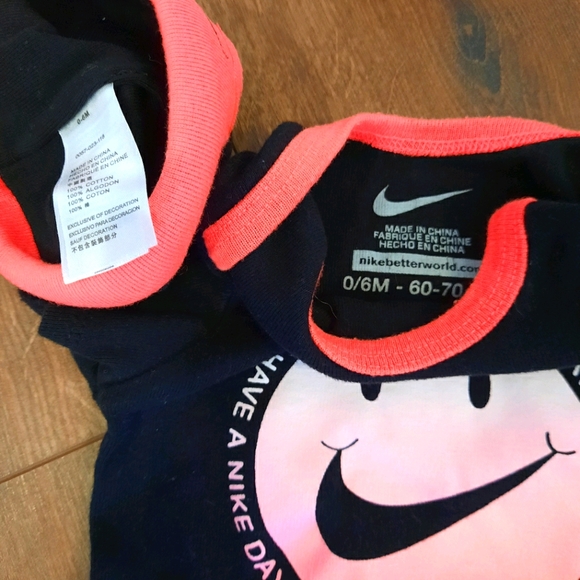 5-Piece Baby Nike Set - Picture 3 of 6